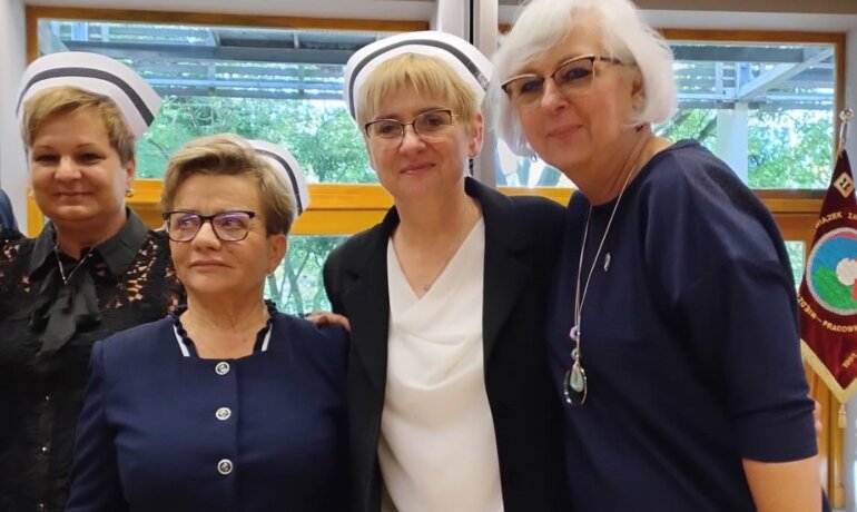 Pielęgniarki Ewa Agrest i Irena Linkert zostały odznaczone "Za zasługi dla Ogólnopolskiego Związku Zawodowego Pielęgniarek i Położnych"
